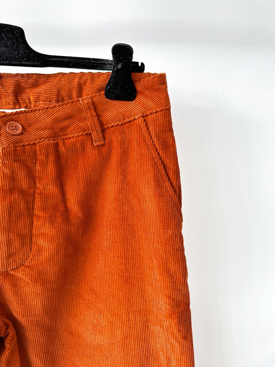 Folk Stanley Tapered Cord Trousers Pants In Rust - Imagen 4