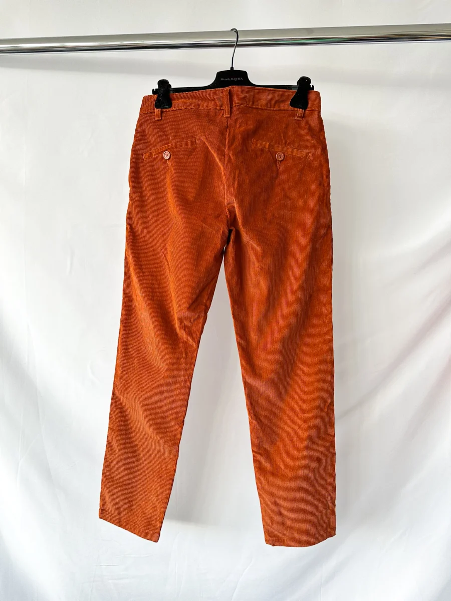 Folk Stanley Tapered Cord Trousers Pants In Rust - Imagen 5