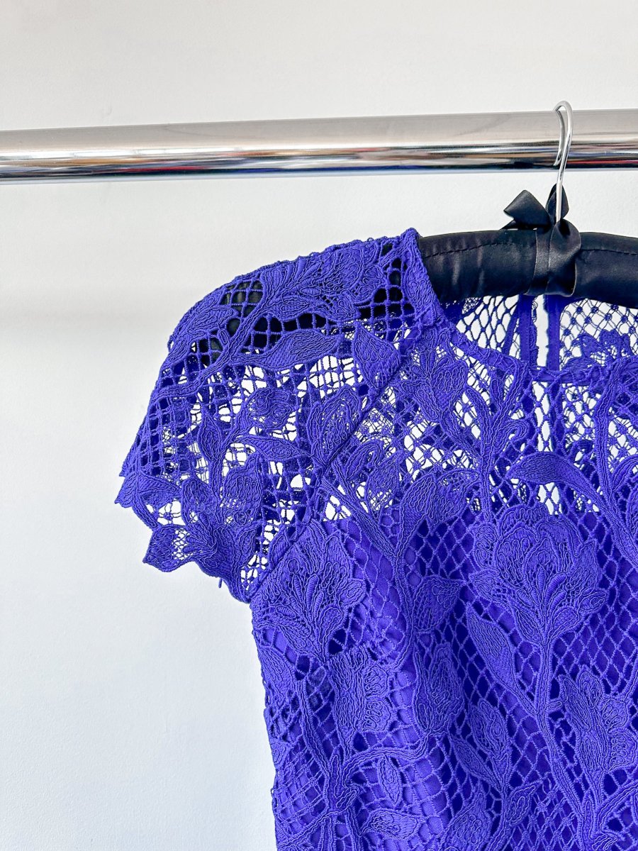 Self-Portrait Cobalt Blue Lace Belted Midi Dress - Imagen 5