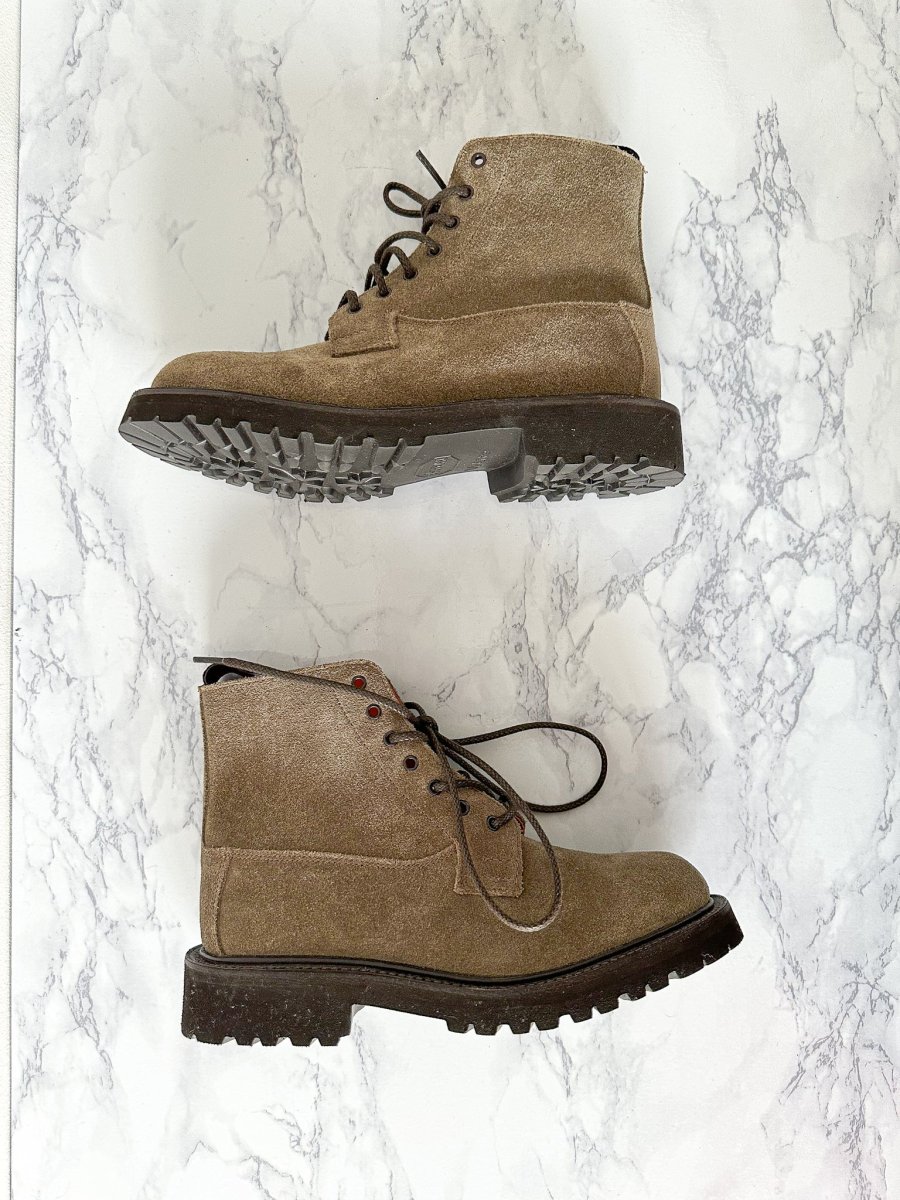Tricker's Camilla Grey Suede Lace-Up Ankle Derby Country Boots - Imagen 2
