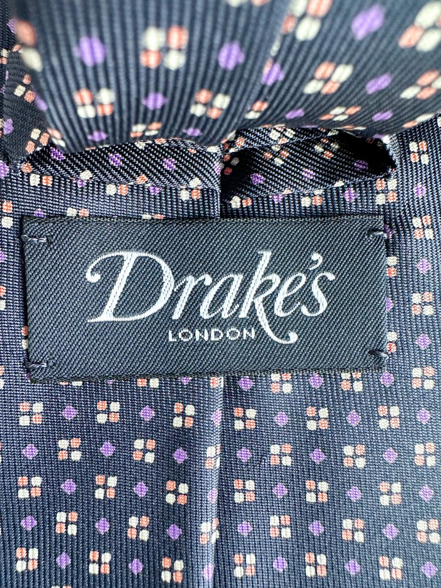 Drake's Navy Silk Tie With Purple Diamond Dot Print - Imagen 7