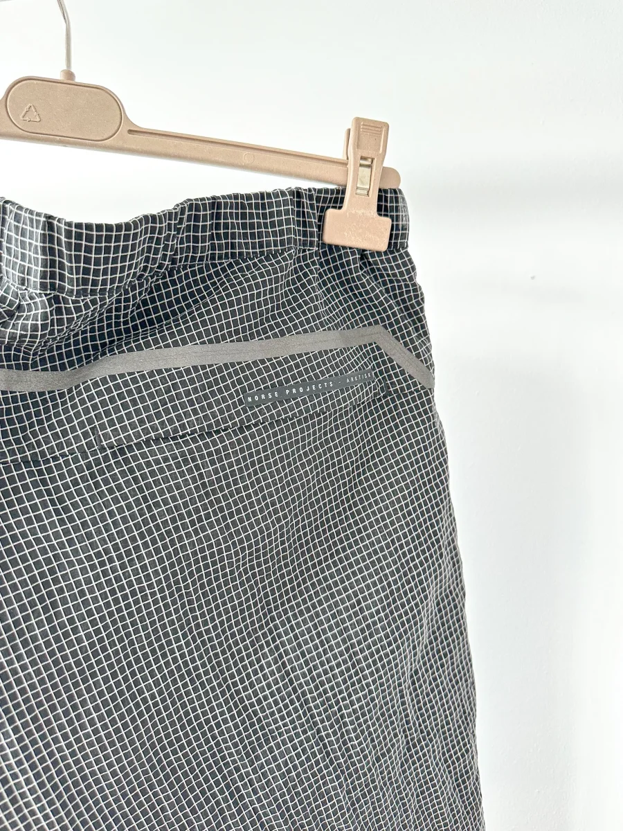 Norse Projects Arktisk Black Ripstop Shorts - Imagen 7