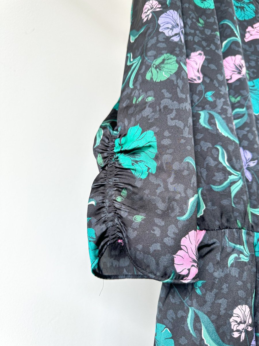 IKKS Floral Print Ruffle Detail Wrap Style Satin Dress - Imagen 9