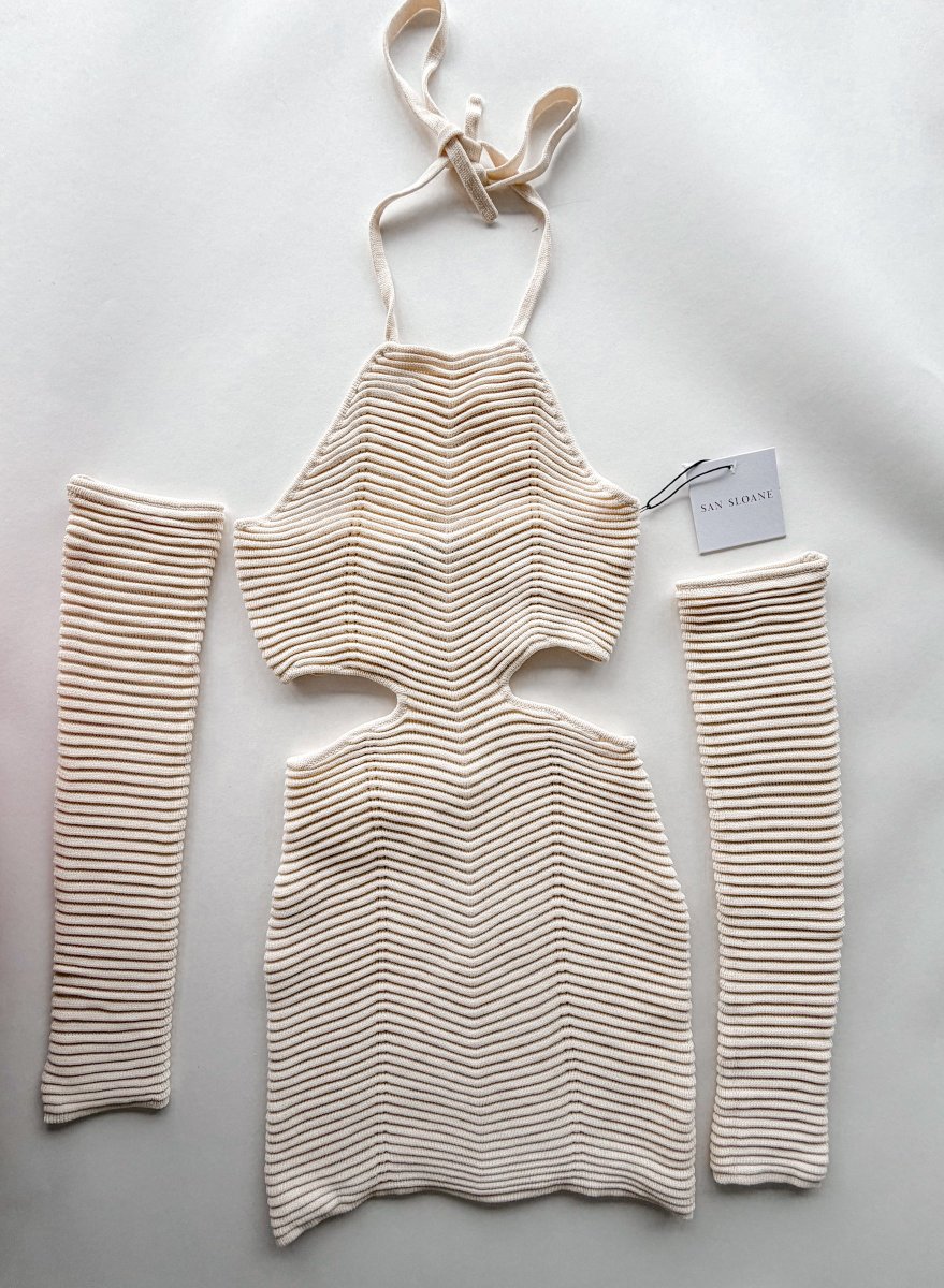 SAN SLOANE Maele Knit Cut-Out Long Sleeve Halterneck Mini Dress - Imagen 6