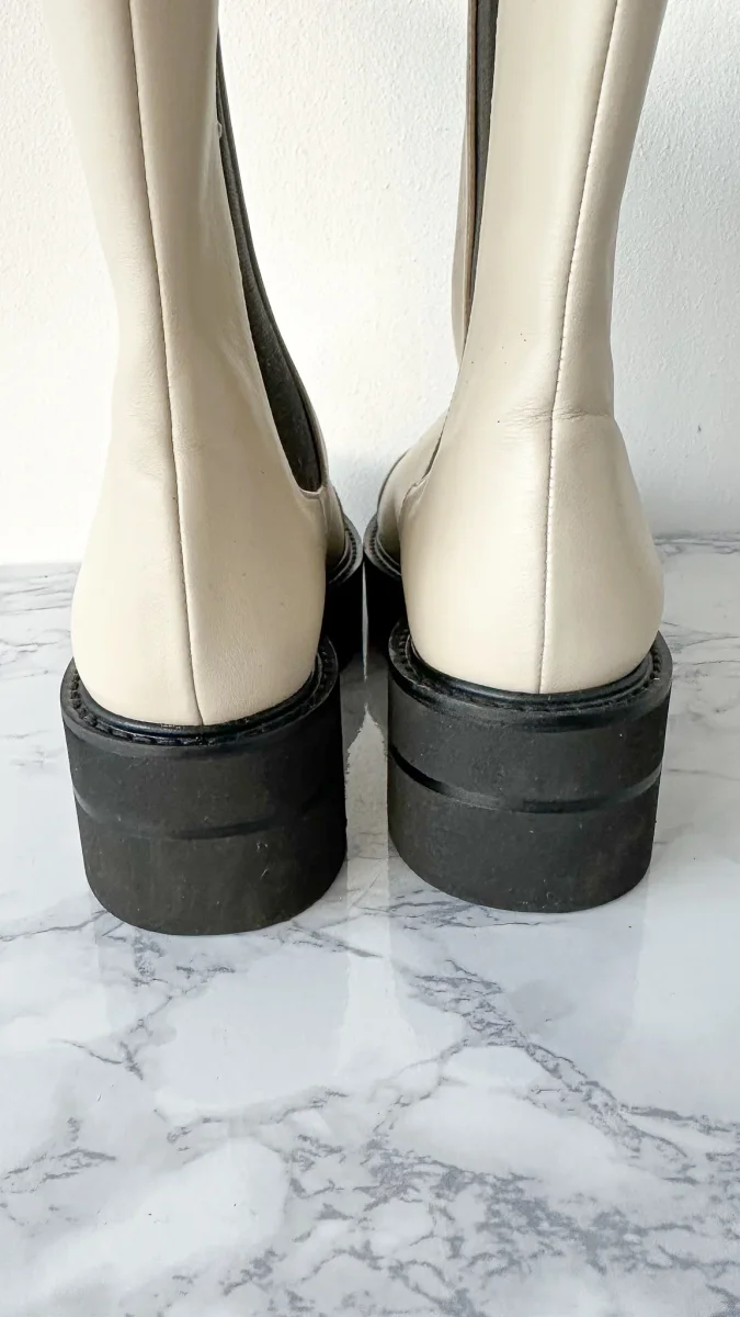 Stuart Weitzman Presley Chunky Chelsea Oat White Utility Boots - Imagen 8