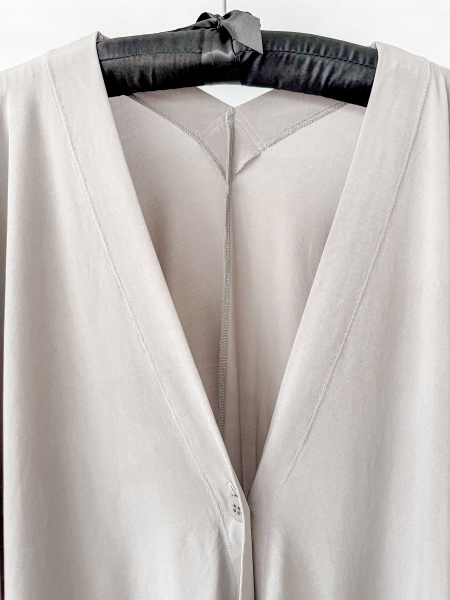 Issey Miyake Grey Asymmetrical V-Neck Cardigan - Imagen 5