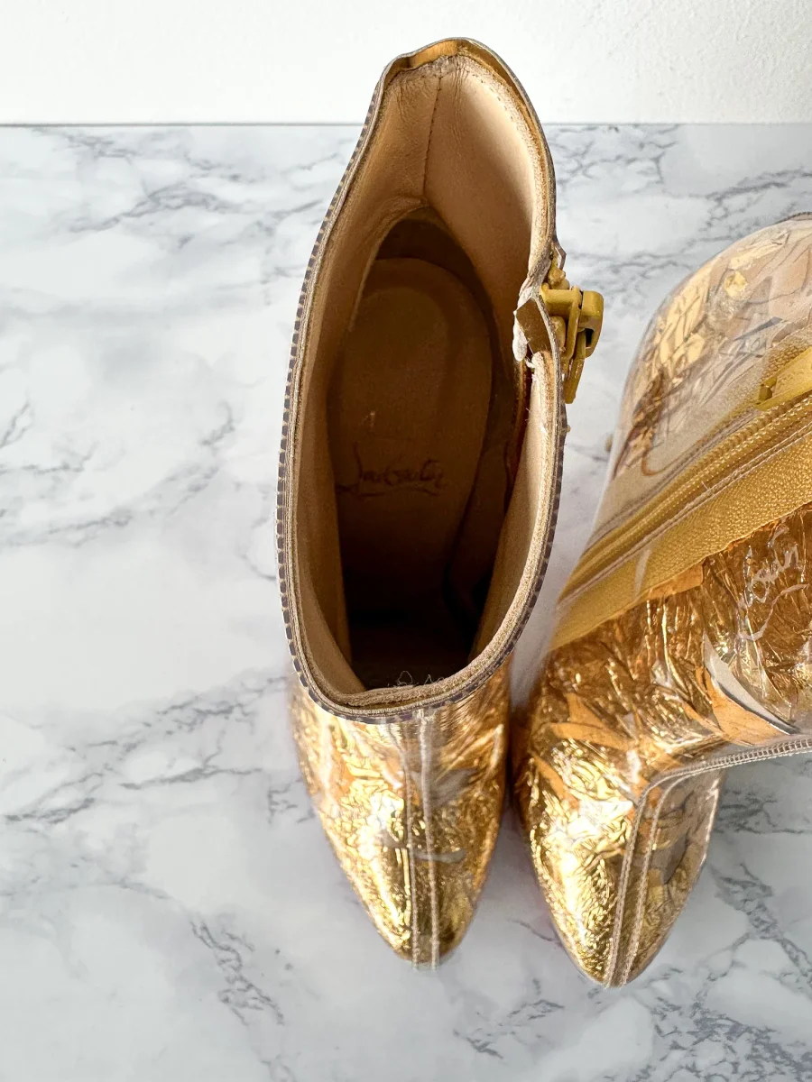 Christian Louboutin Booty Cap 100 Creased-Foil Perspex Ankle Boots (EU 35) - Imagen 7