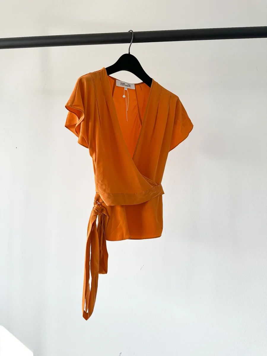 Diane Von Furstenberg DVF Orange Crepe De Chine Silk Wrap Blouse Top - Imagen 7