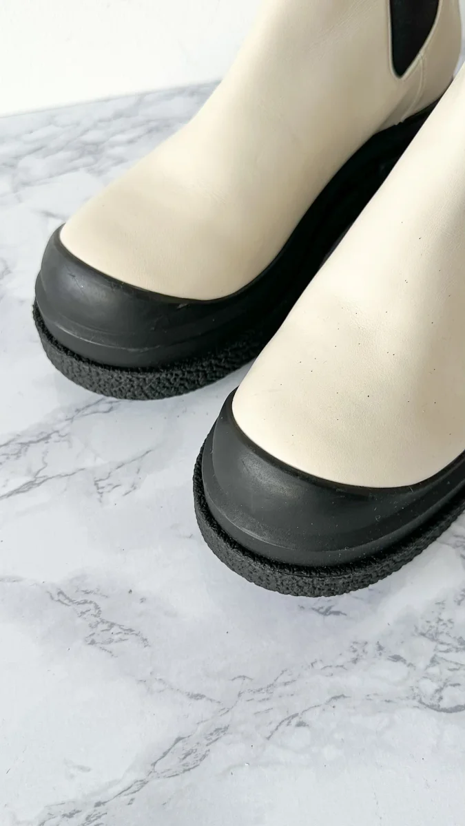 Stuart Weitzman Charli Oat White Ankle Chelsea Boots - Imagen 4