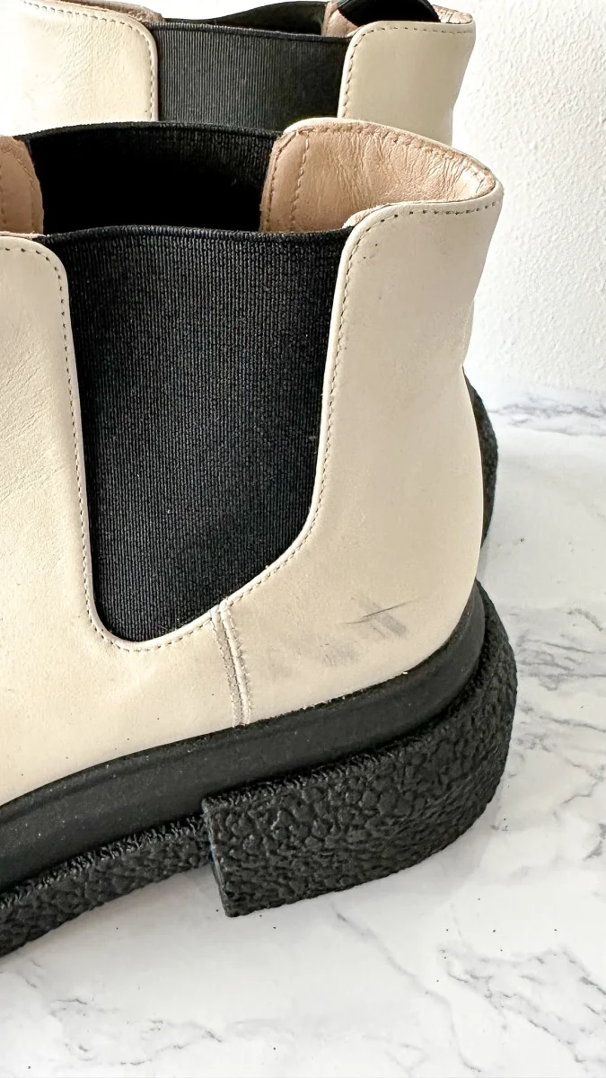 Stuart Weitzman Charli Oat White Ankle Chelsea Boots - Imagen 9