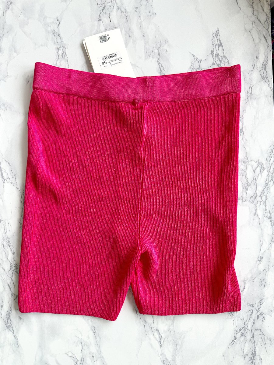 Jacquemus Le Short Pralu Pink Logo Embellished Biker Shorts - Imagen 9
