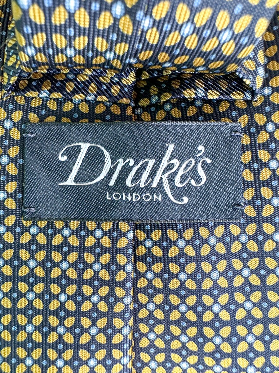 Drake's Navy Silk Tie With Mustard Cross Print - Imagen 5