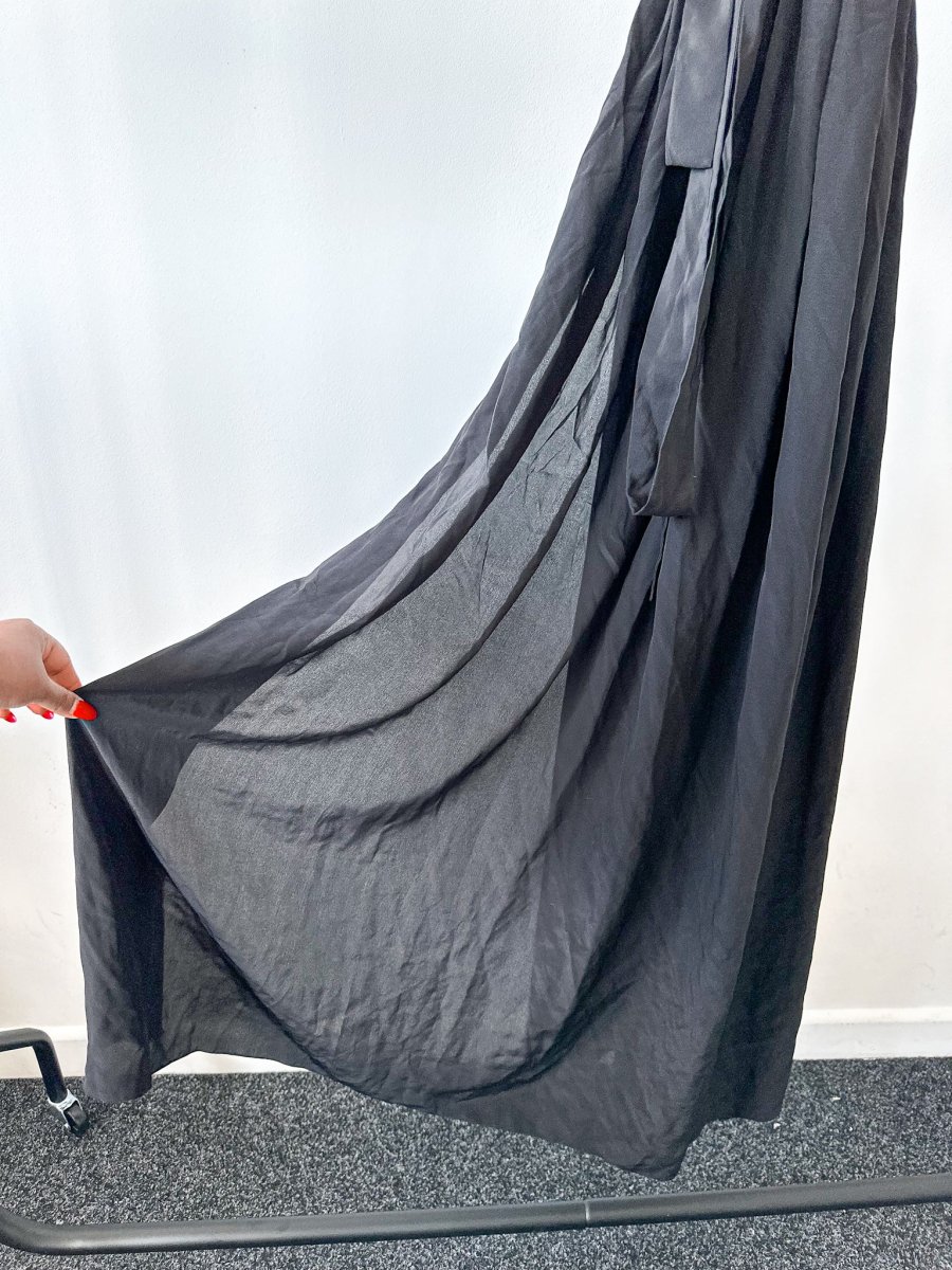 Alexander Terekhov Black High Slit Leg Silk Dress - Imagen 7