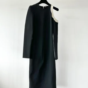 David Koma Black Cold Shoulder Long Sleeve Crepe Shift Dress