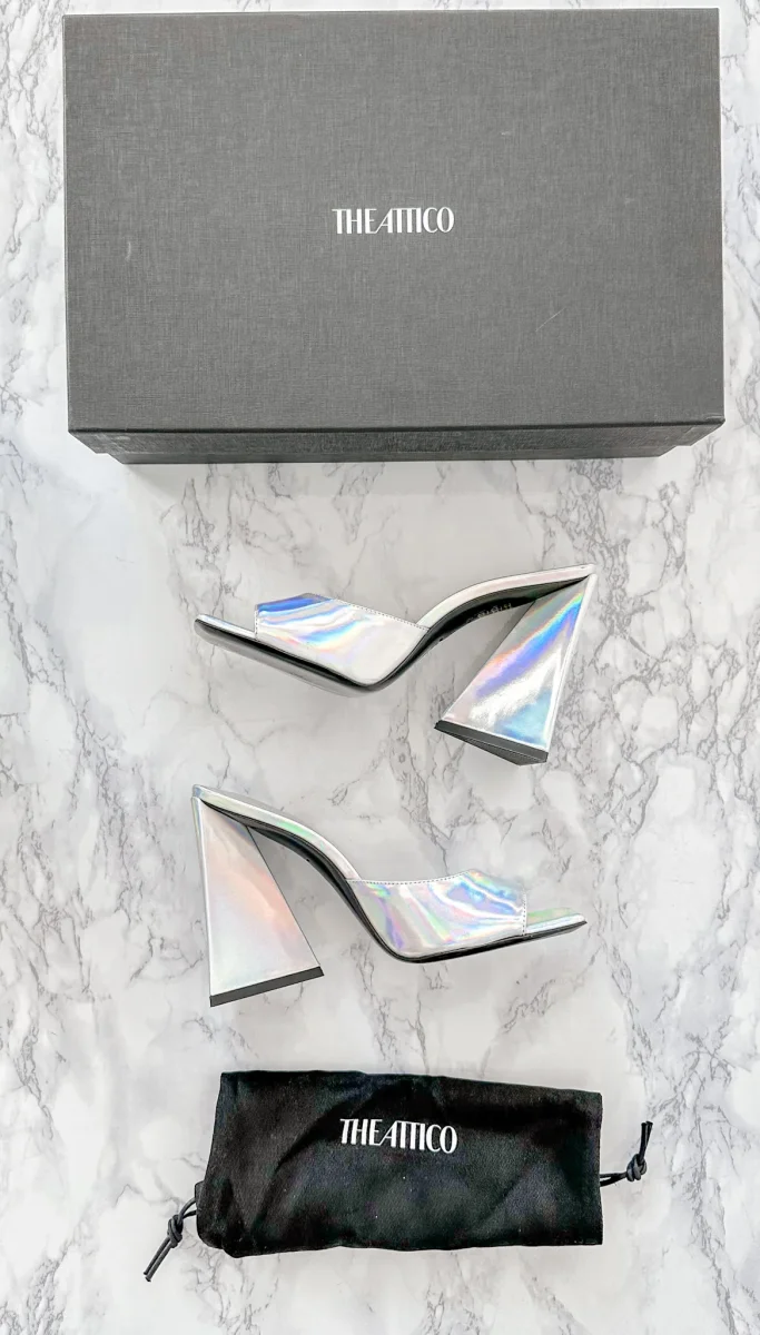 The Attico Devon Iridescent Holographic Silver High Heel Mules - Imagen 6