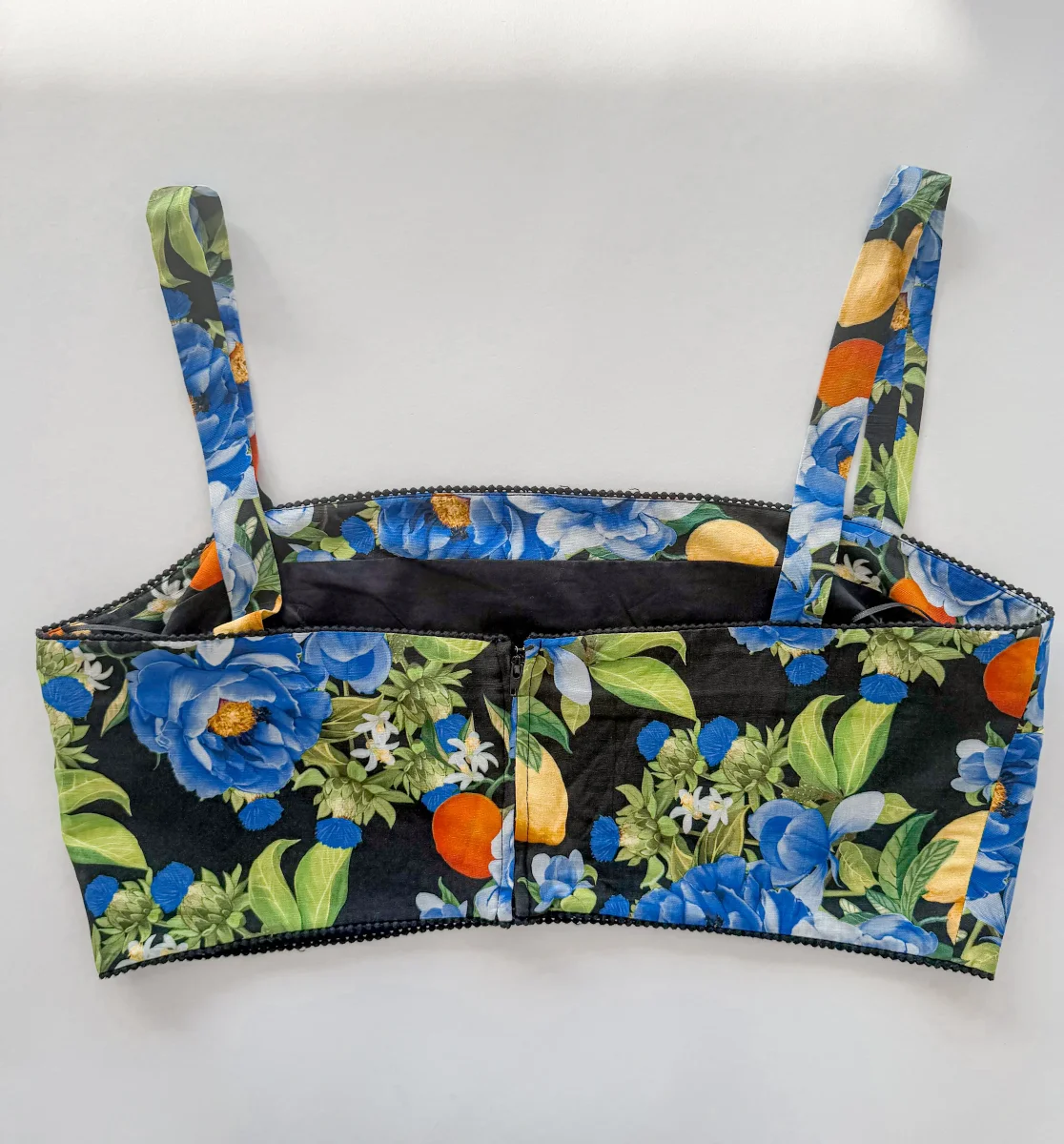 Borgo De Nor Black Didi Floral Lemon Print Linen Crop Top - Imagen 7