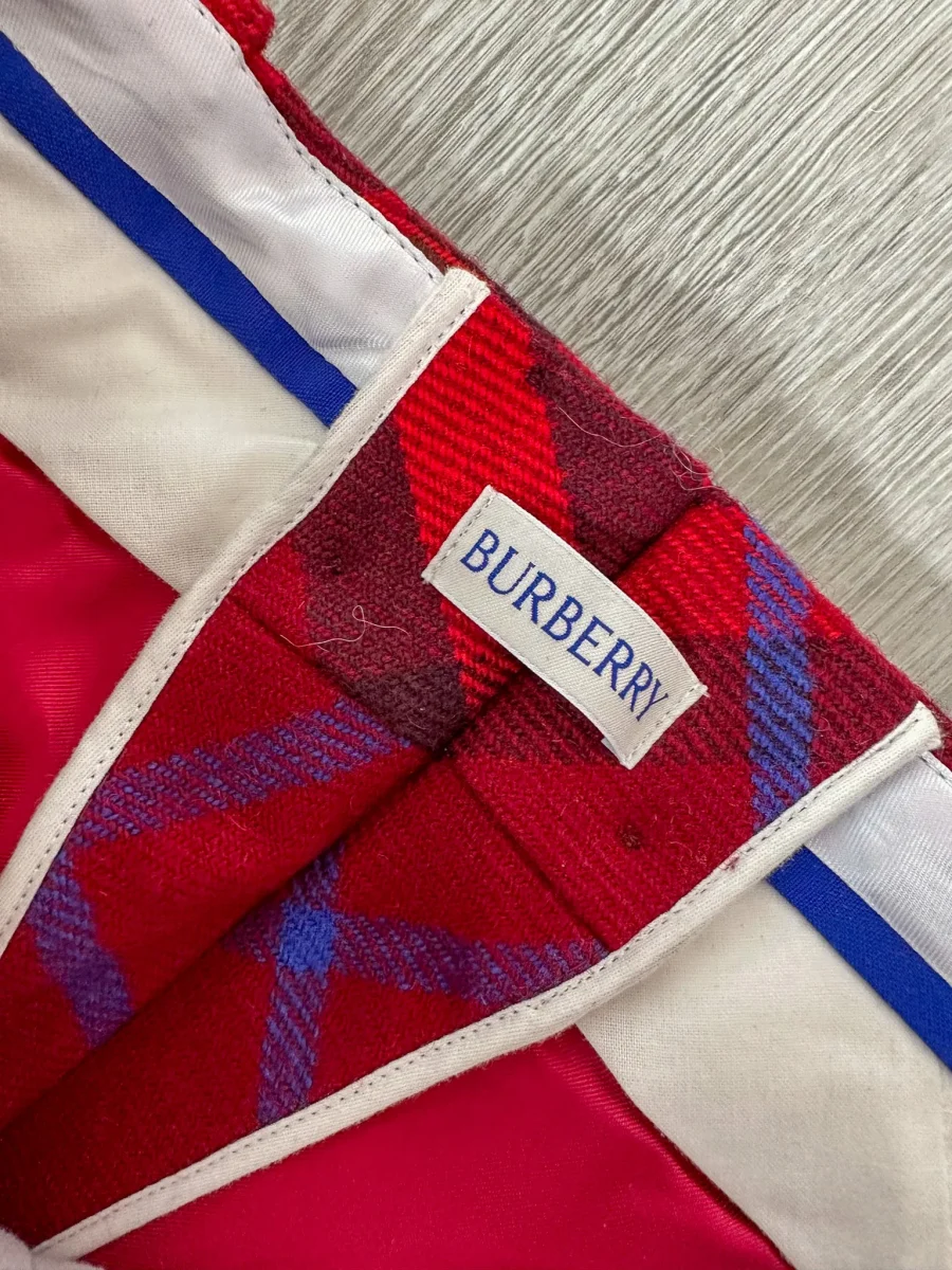 Burberry Checked Red Wool Straight Leg Mid Rise Trousers - Imagen 9