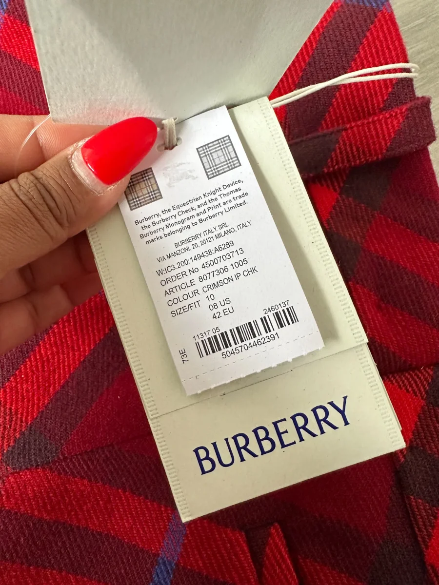 Burberry Checked Red Wool Straight Leg Mid Rise Trousers - Imagen 6