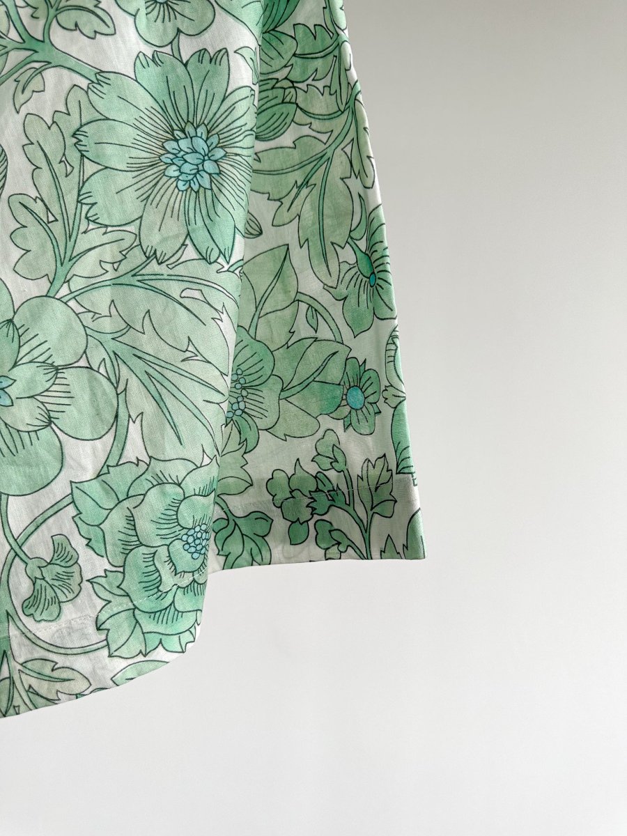 The Vampire's Wife The Persuasion Linen Floral Green High Waist Shorts - Imagen 5