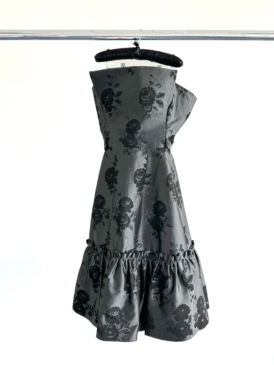 The Vampire's Wife Endurance Black Floral Jacquard Satin Strapless Evening Dress - Imagen 4