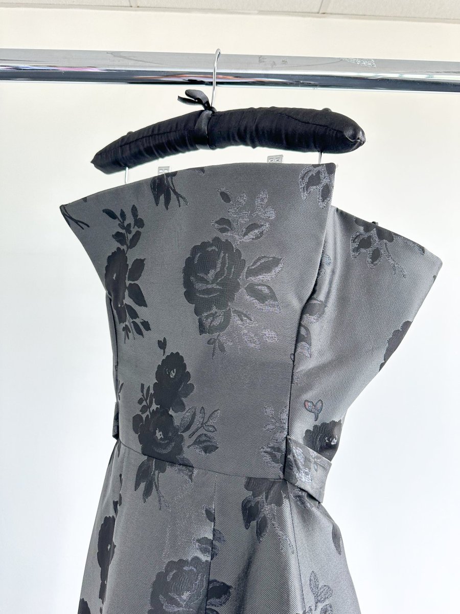 The Vampire's Wife Endurance Black Floral Jacquard Satin Strapless Evening Dress - Imagen 7