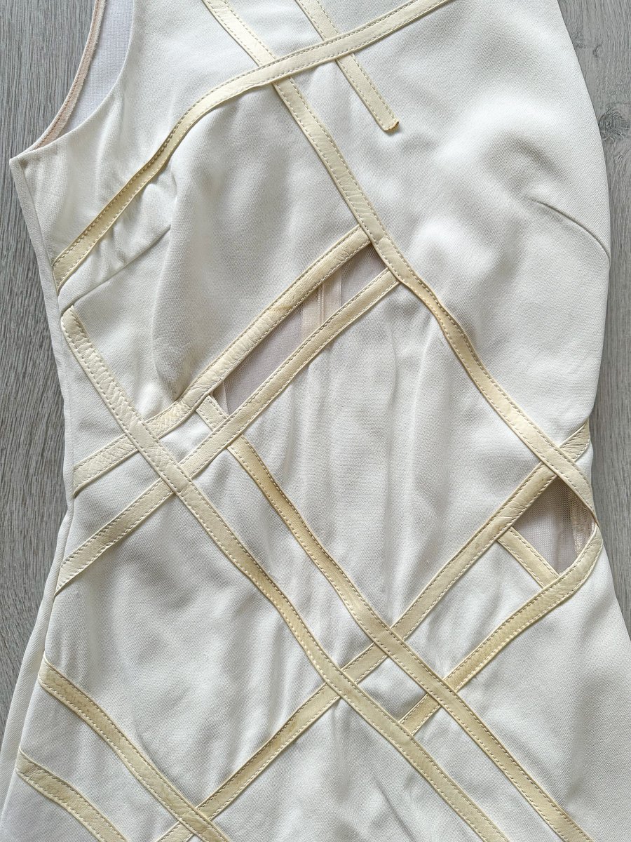 DAVID KOMA White Crepe Leather Applique Mesh Detail Sleeveless Dress - Imagen 5