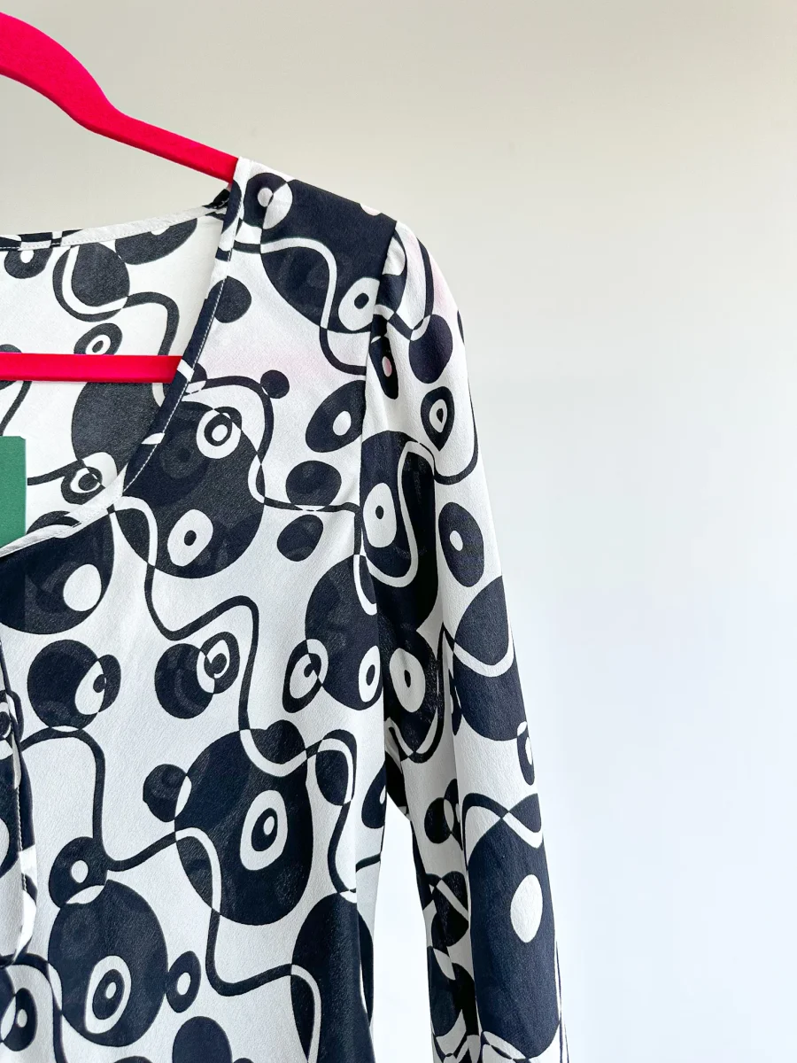 Rixo London Celeste Psychedelic Monochrome Klimt Silk Summer Mini Dress - Imagen 6