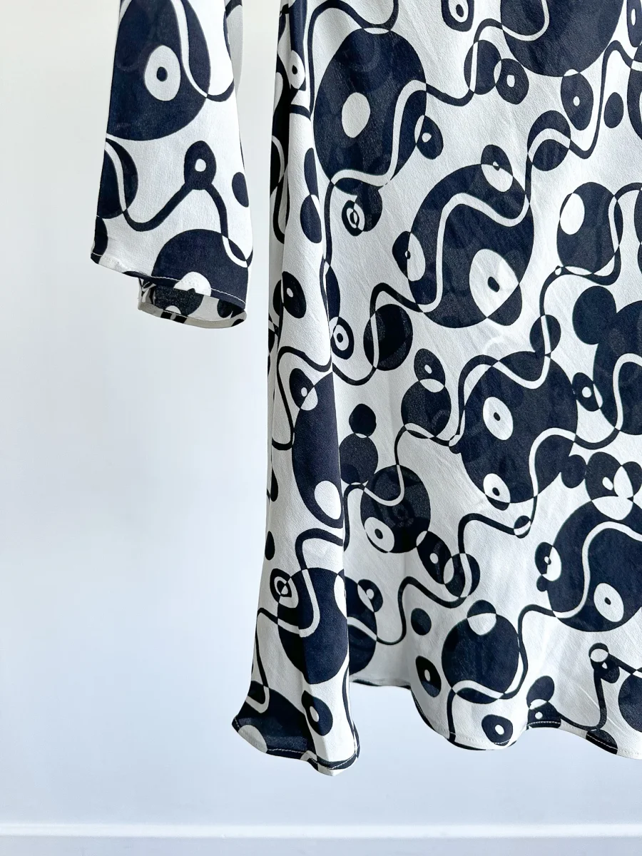 Rixo London Celeste Psychedelic Monochrome Klimt Silk Summer Mini Dress - Imagen 8
