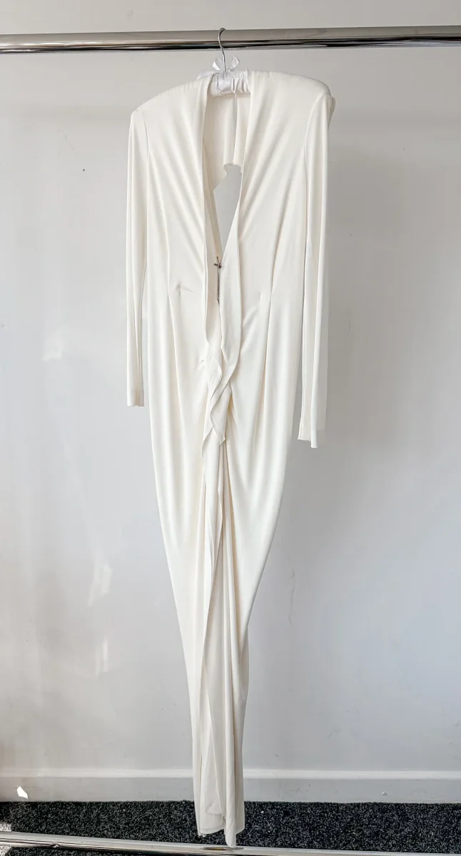 Roland Mouret Bridal Ivory Open-Back Ruffle Detail Compeyson Gown - Imagen 9