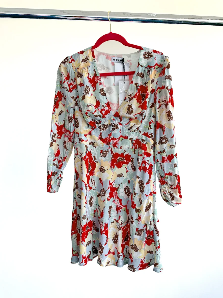 Rixo London Jules Poppies Floral Print Button Front V-Neck Summer Mini Dress - Imagen 3