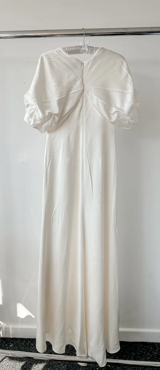 Julie De Libran Bridal White Puff Sleeve Wedding Dress - Imagen 4