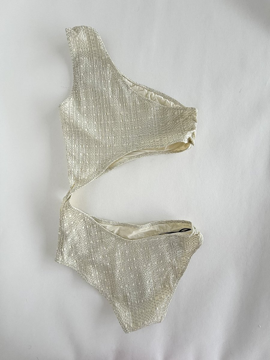 Lisa Marie Fernandez White Seersucker Crinkle Cut-Out Swimsuit - Imagen 6