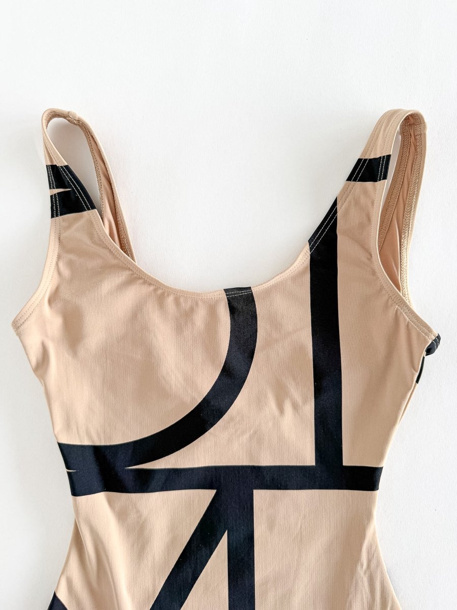 Toteme Logo Monogram One-Piece Swimsuit - Imagen 3