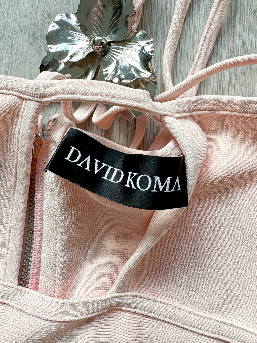 DAVID KOMA Flower Embellished Strappy Pink Mini Dress - Imagen 4