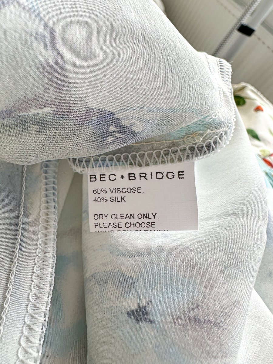 Bec + Bridge Corrine Floral Slip Watercolour Satin V Neck Maxi Dress - Imagen 9