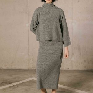 Falda de punto canalé gris
