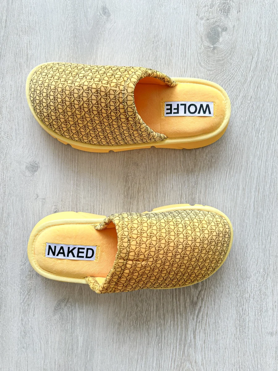 NAKED WOLFE Yellow Wolf Logo Print Velvet Sandals Slides - Imagen 3
