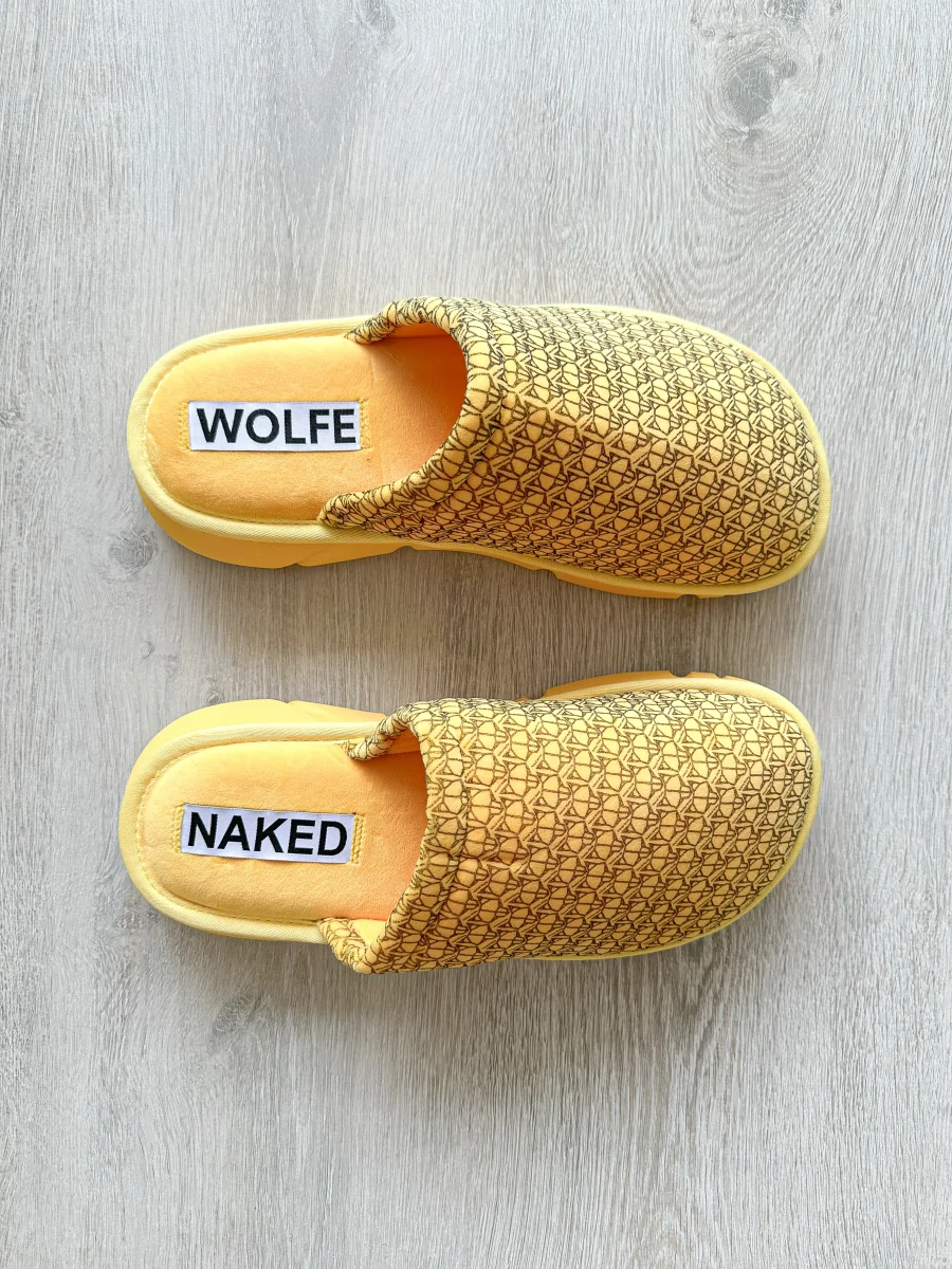 NAKED WOLFE Yellow Wolf Logo Print Velvet Sandals Slides - Imagen 4