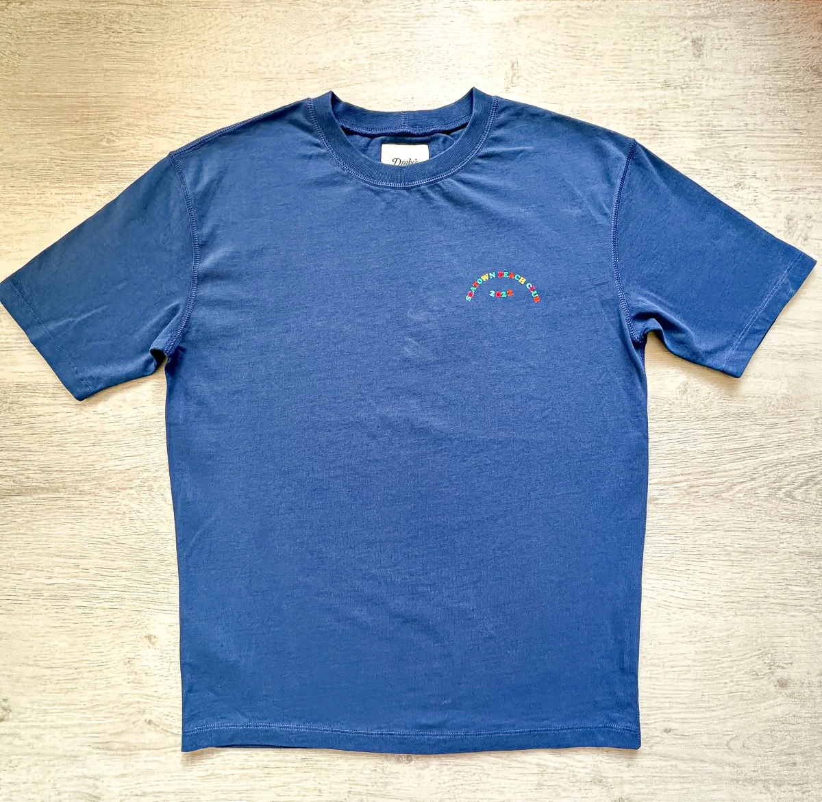 Drake's Seatown Beach Club 2022 Blue Hiking Tee Shirt - Imagen 3