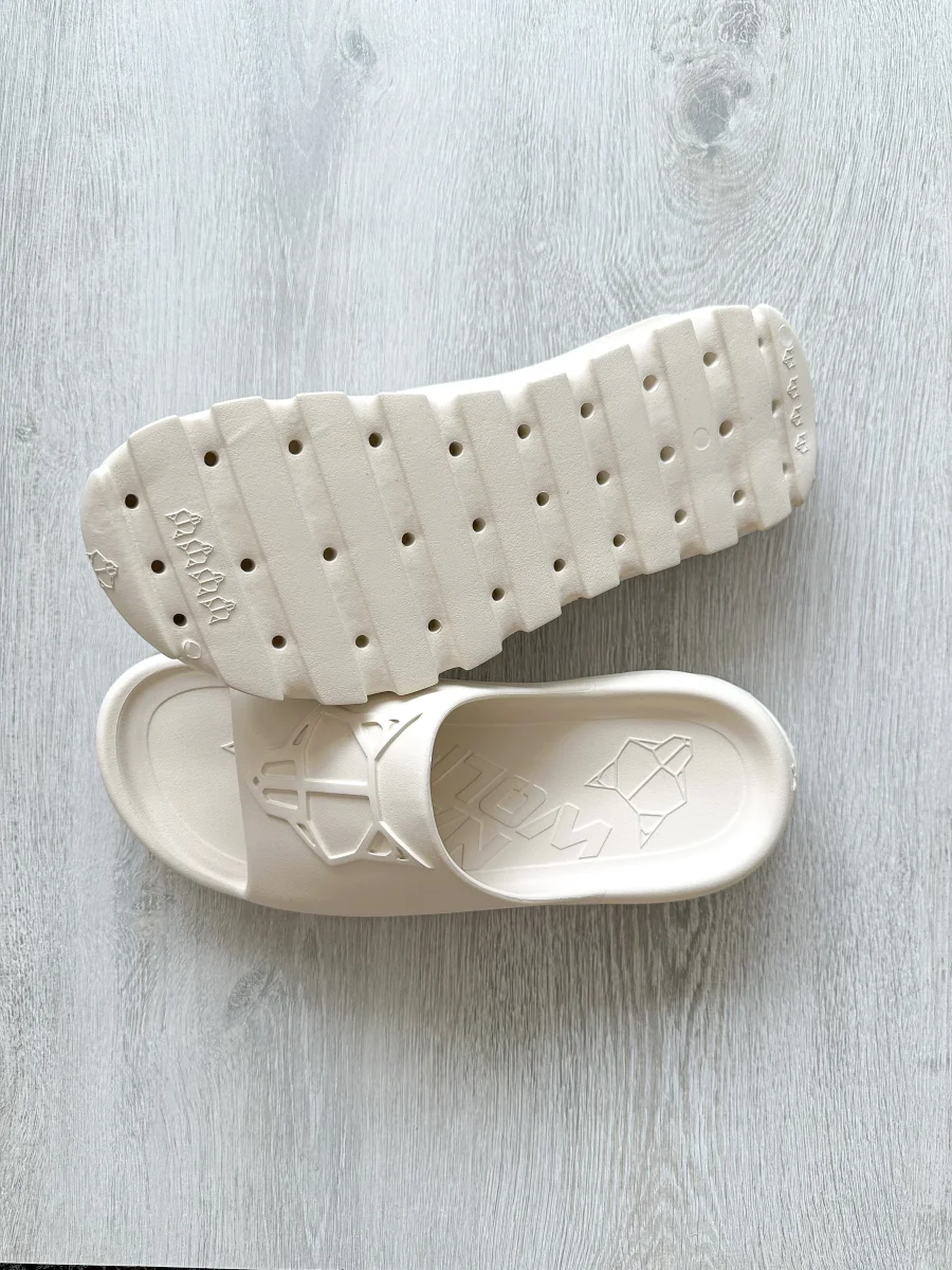 NAKED WOLFE Tommy Stone Cream Waterproof Wolf Embossed Sandals Slide - Imagen 5