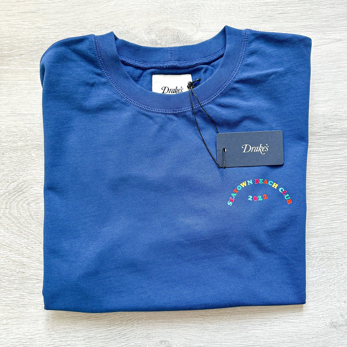 Drake's Seatown Beach Club 2022 Blue Hiking Tee Shirt - Imagen 8