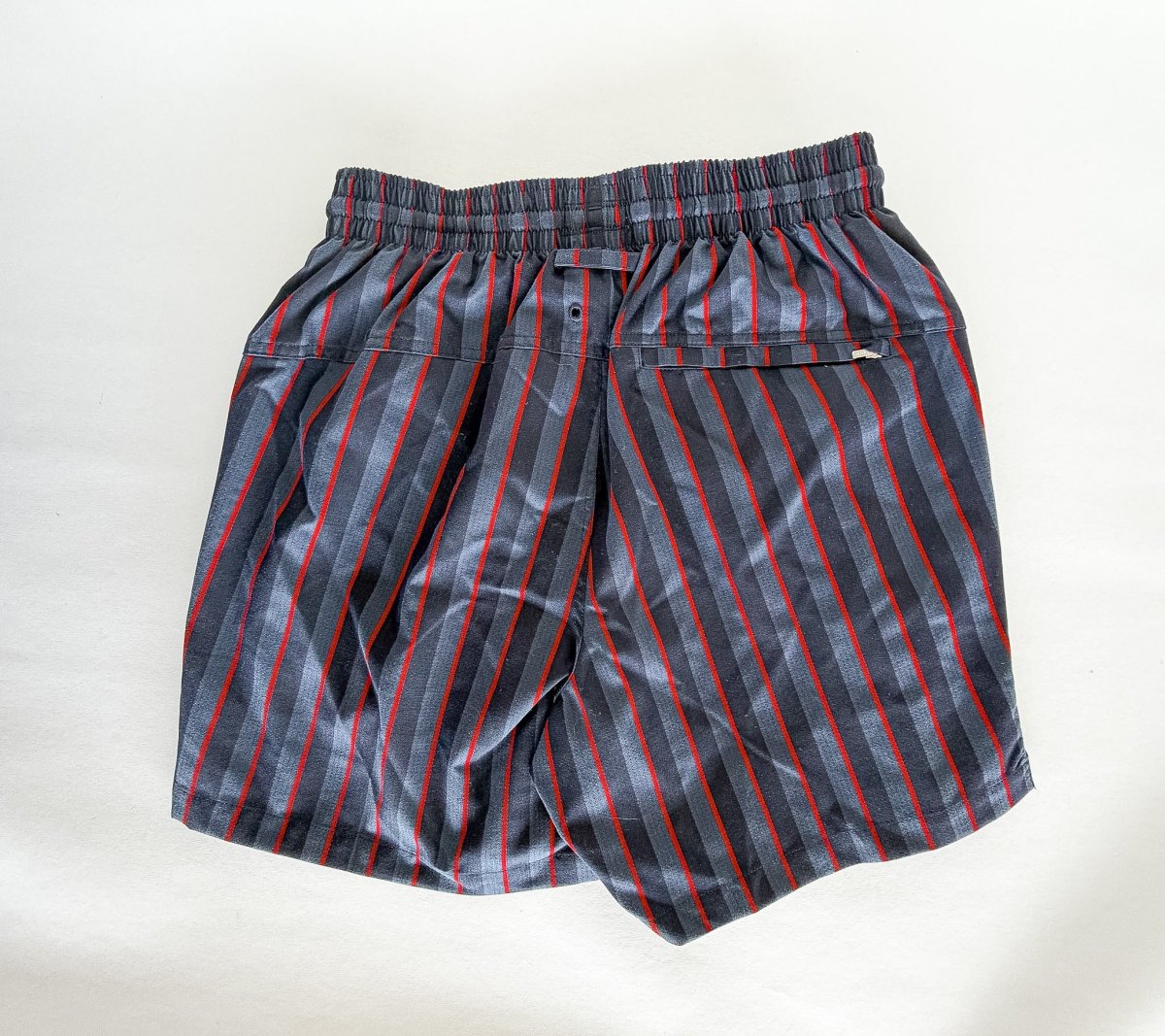 Derek Rose Swim Shorts Dark Grey Red Striped - Imagen 3