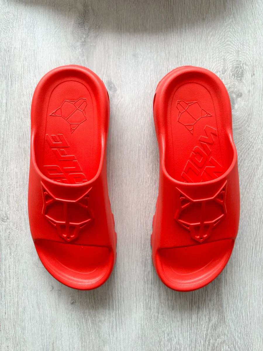 NAKED WOLFE Red Tommy Wolf Embossed Waterproof Sandals Slide - Imagen 9