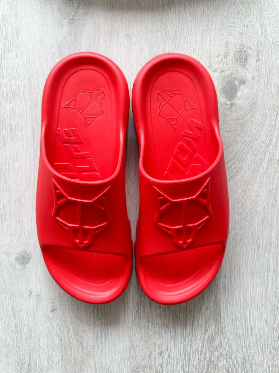 NAKED WOLFE Red Tommy Wolf Embossed Waterproof Sandals Slide - Imagen 3