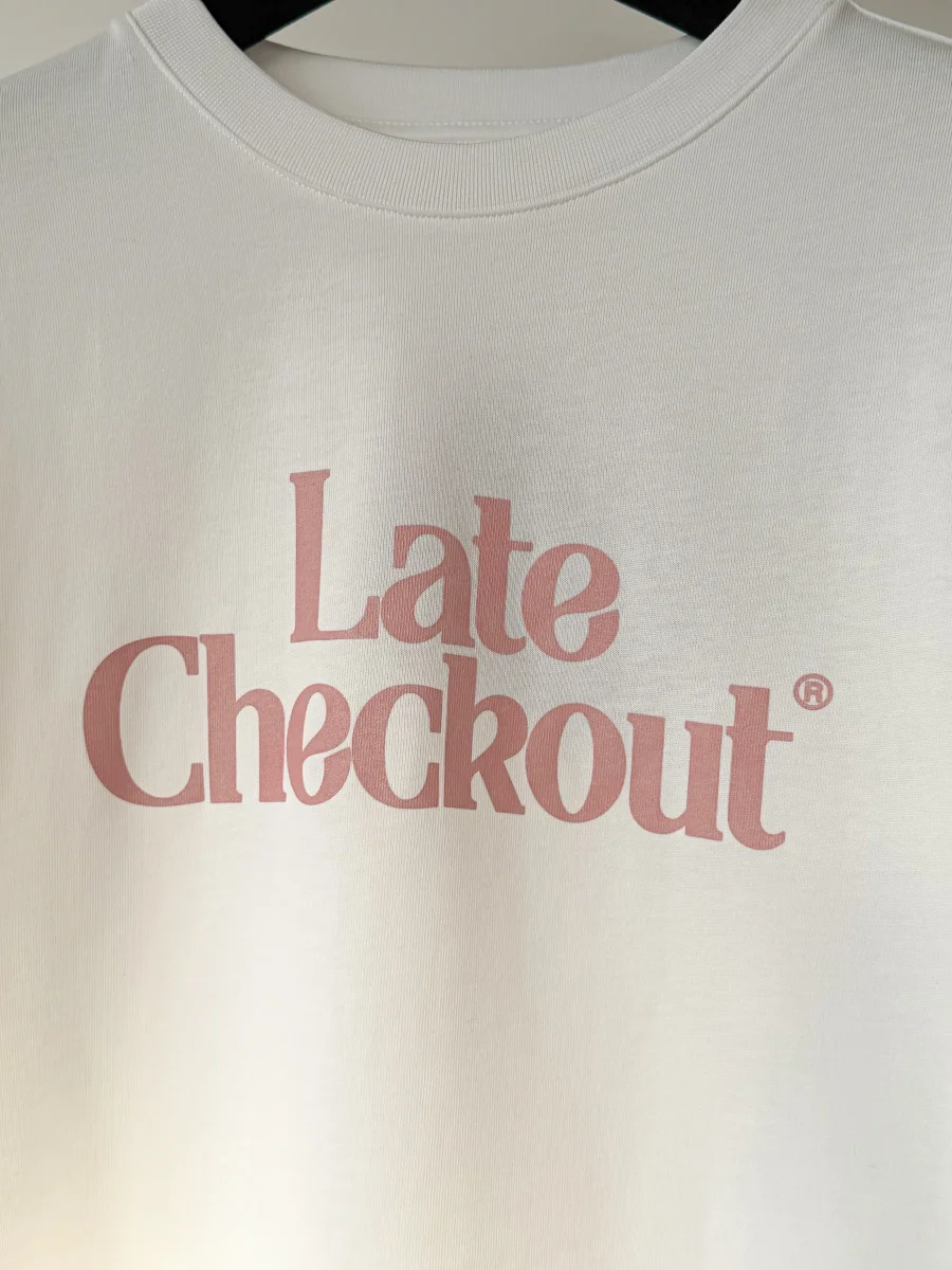 Late Checkout White Tee Shirt - Imagen 6