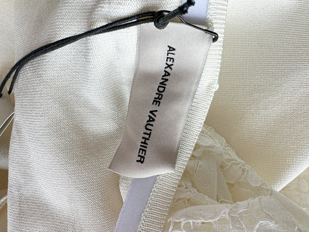 Alexandra Vauthier Bridal White Voluminous Ruffle Neckline Off Shoulder Mini Dress - Imagen 8