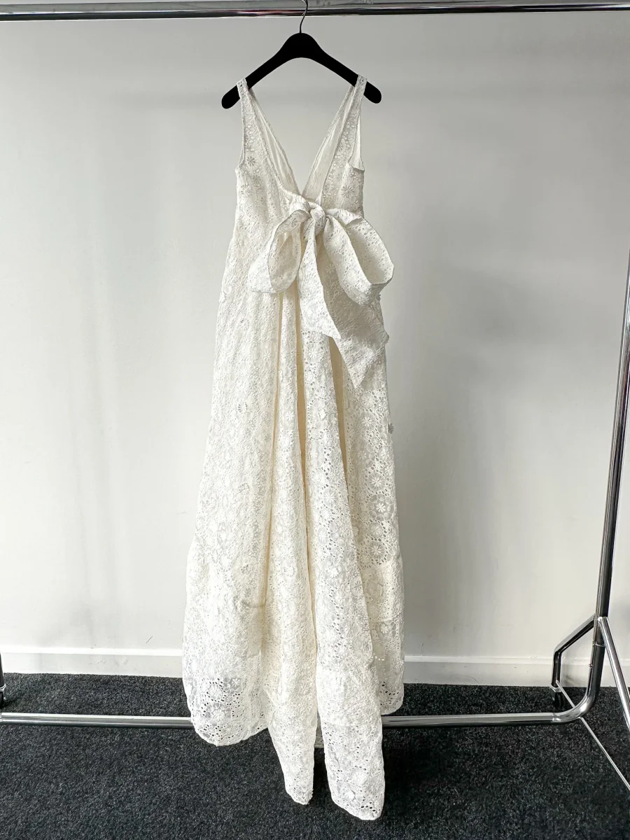 LoveShackFancy Bridal White Romantic Large Bow Back Devyn Wedding Dress - Imagen 8
