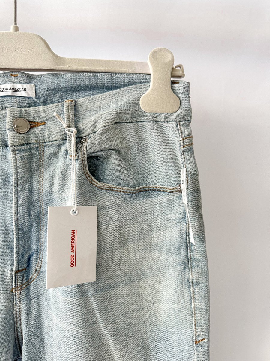 Good American Good Cuts Light Blue Distressed Jeans - Imagen 9