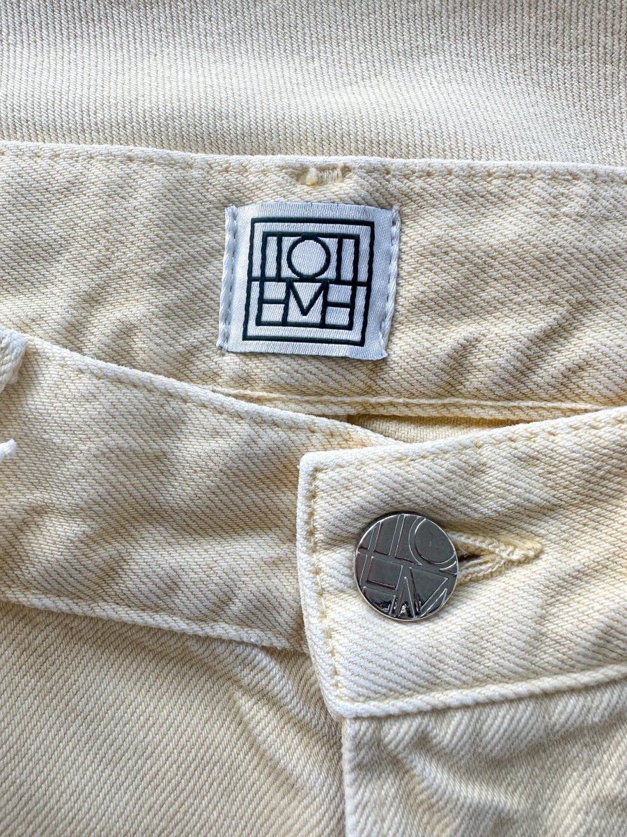 Toteme Yellow Tapered Leg Organic Cotton Denim Jeans - Imagen 8