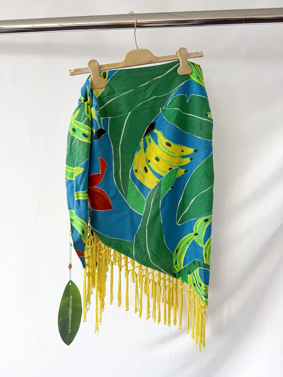Farm Rio Banana Print Fringed Cover-Up Sarong in Blue - Imagen 5